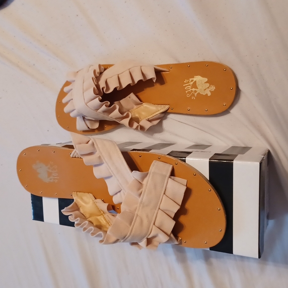 Sandals - Picture 2 of 3
